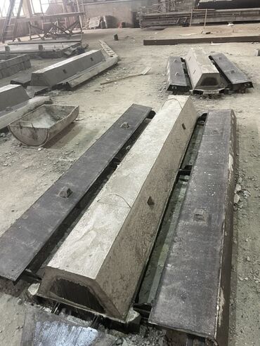 сдаю на рынке: Требуются рабочие оплата сдельная 1 шт 400 сом. Готовый бетон