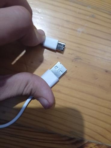 cabel: USB-A dan Micro-USB kabeli - Rəng: ağ - Qoşulma ucları: USB-A — 2
