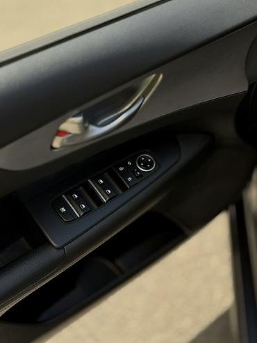 штабелер электрический бу: Kia K3: 2022 г., 1.6 л, Автомат, Бензин, Седан — 8