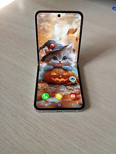 flip 7: Samsung Galaxy Z Flip6, Б/у, 256 ГБ, цвет - Серебристый, 1 SIM, eSIM — 5