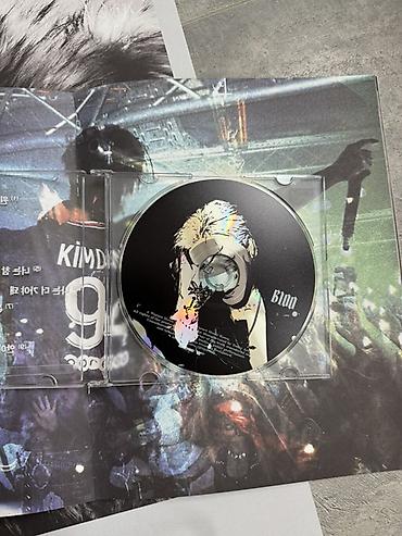 CD, DVD дисктер: Третий альбом Bloo “Fox and the city” Состав набора: - CD-диск с — 3