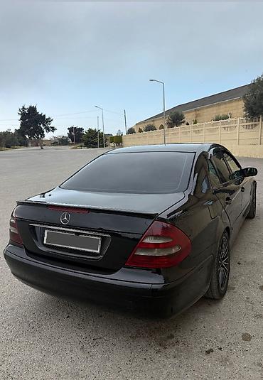 audi 2002: Mercedes-Benz E 220: 2.2 l | 2002 il Sedan — 2