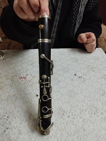 Klarnetlər: A Klarnet ( 4 açqi ) taxta Təsvir: - Qara korpus, metal klapan və — 5