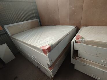 Односпальные кровати: Двуспальная кровать, Новый, С матрасом, МДФ, длина - 200 см