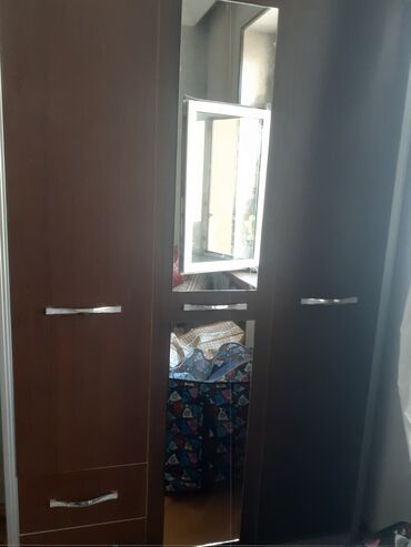 Mətbəx mebeli: Açılan, 3 qapılı Düz dolab, Qarderob, paltar dolabı