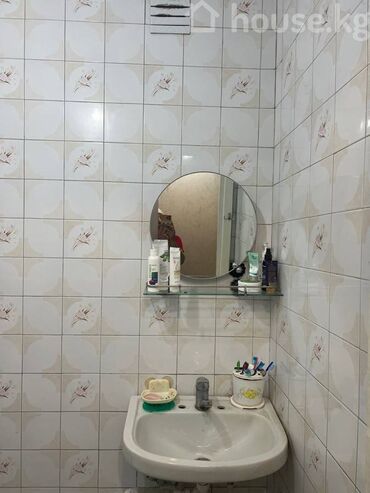 сдаю квартиру на долгий срок в аламедине: 3 бөлмө, 60 кв. м, 105-серия, 1 кабат