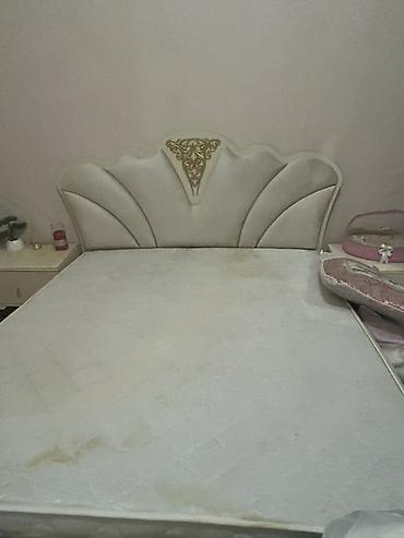matras islenmis: İşlənmiş, İkinəfərlik çarpayı, Bazalı, Matras ilə, Siyirməli — 1