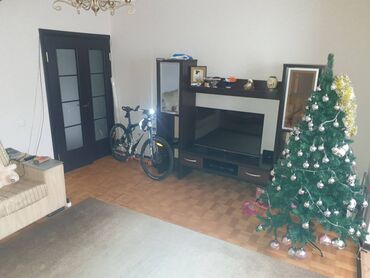 советская бокомбаева: 3 комнаты, 77 м², Индивидуалка, 3 этаж, Евроремонт