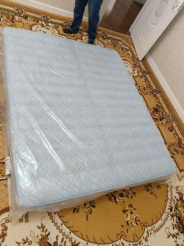 Matraslar: İki tərəfli ortopedik döşək - Ölçü: təxminən 200×200 sm (kvadrat — 2