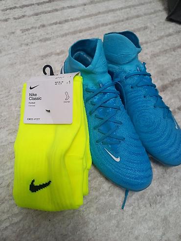 Бутсы: Футбольные бутсы Nike Phantom Luna (FG) — ярко‑голубой цвет. Оригинал — 9