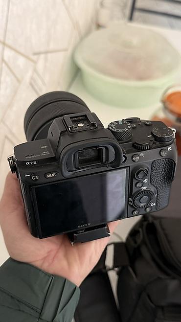 switch lite: Полноформатная беззеркальная камера Sony α7 III с объективом Sony FE — 1