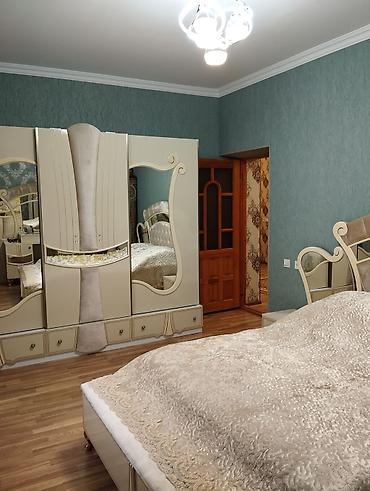 Həyət evləri və villalar: Sumqayit seheri Corat qesebesinde Cume mescidinin yaxınlığında, (12 ve — 1