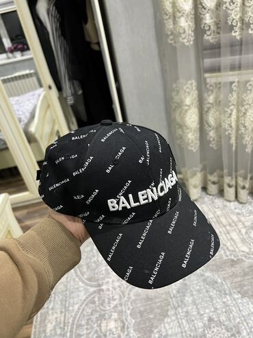 кепка фит: Эркектердин баш кийими, Balenciaga, Колдонулган, Өзү алып кетүү