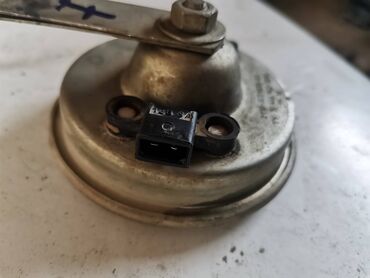 Auto delovi: Sirena Lada 21214i Niva. Polovno, ocuvano. Skinuto sa rastavljenog — 8