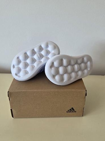 velicima: Adidas Bubblecomfy I dečije patikice u plavoj boji sa belim Adidas — 5