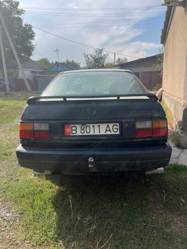 Volkswagen: Volkswagen Passat: 1992 г., 1.8 л, Механика, Бензин, Седан