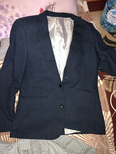 Другая мужская одежда: Пиджак 
Размер 46-48
На рост 170 примерно