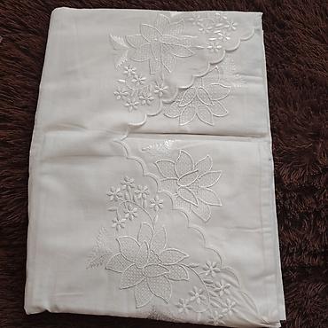 sufre dekoru: Məhsul: Ağ masa örtüyü - Material: Yüngül, sıx toxunmuş parça — 1