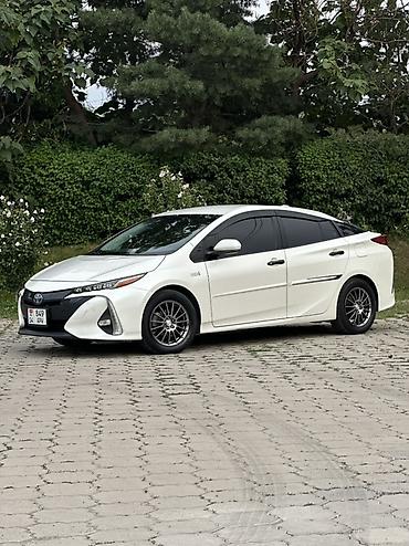 эска 8: Toyota Prius: 2017 г., 1.8 л, Автомат, Гибрид, Лифтбек — 3