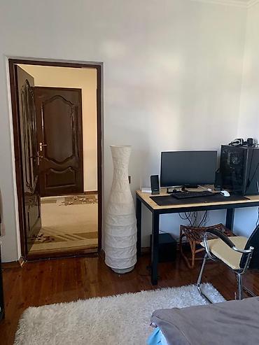 Продажа коттеджей и домов: Продаю особняк,в престижном районе !7 мкр .7 сот красная книгавсе at lalafo.kg — 31 Продажа коттеджей и домов: Продаю особняк,в престижном районе !7 мкр .7 сот красная книгавсе — 31