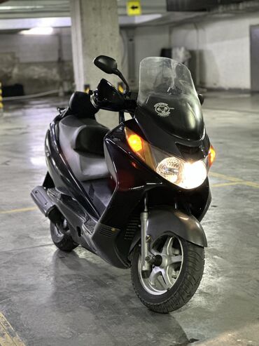 Скутеры: Макси-скутер Suzuki, 420 куб. см, Бензин, Б/у — 2