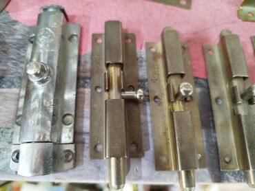 heyet qapi: Məhsul: Metal sürgü qıfıllar (bolt) Təsvir: - Qapı, darvaza, sandıq