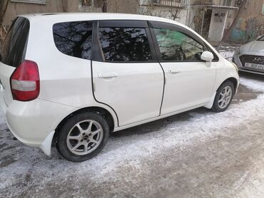 автомобиль бу: Honda Fit: 2003 г., 1.3 л, Автомат, Бензин, Седан