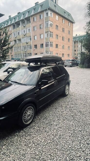 Volkswagen: Volkswagen Golf: 1993 г., 1.8 л, Механика, Бензин, Хетчбек