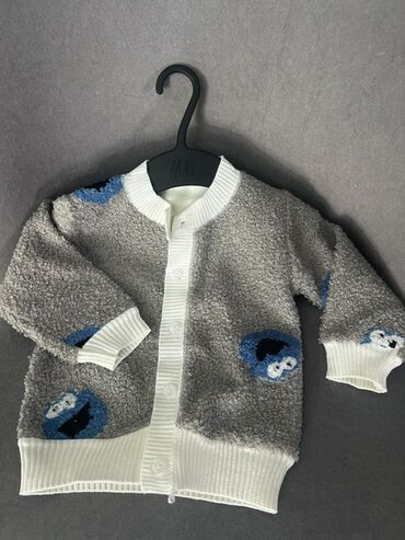 Верхняя одежда: Детская флисовая куртка универсального фасона хаки цвета. Модель с — 13