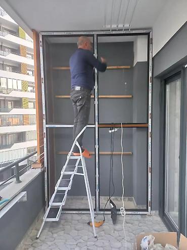 Balkon dolabları: Plastik polkalı şkaflar ağ və rəngli keyfiyyətli profillə yığılır — 8