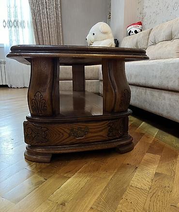 tibbi rəf: Klassik üslubda salon üçün orta stol - Material: tam ağac (qoz), tünd — 4