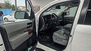 Toyota: Toyota Sequoia: 2021 г., 5.7 л, Автомат, Газ, Внедорожник — 6