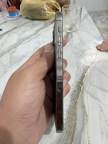 телефон за 20к: IPhone 12 про 256 г Акб 75% состояние отличное все работат Цена — 4
