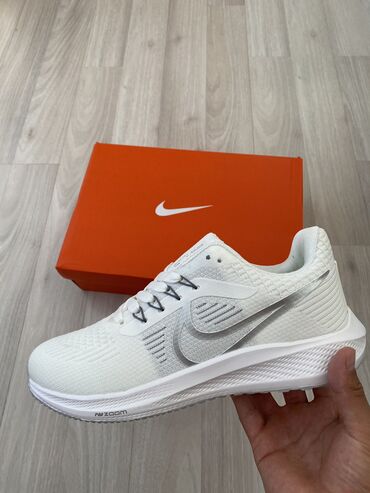Кроссовки и спортивная обувь: Кроссовки, 40, 40.5, 41, Nike, Новый, цвет - Белый, Самовывоз, Бесплатная доставка, Платная доставка at lalafo.kg Кроссовки и спортивная обувь: Кроссовки, 40, 40.5, 41, Nike, Новый, цвет - Белый, Самовывоз, Бесплатная доставка, Платная доставка