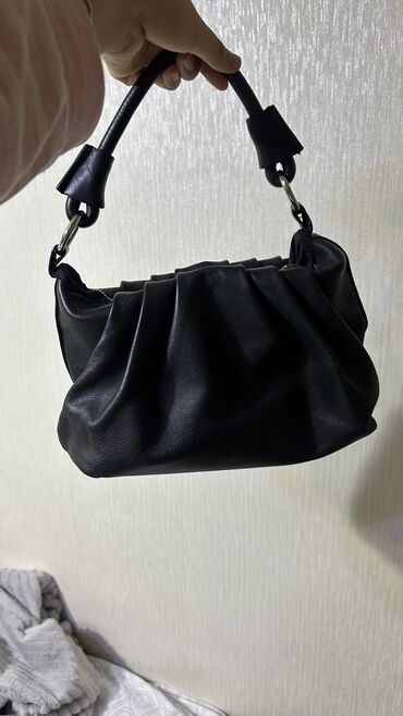 итальянская кожаная сумка: Итальянская Кожаная сумка от Genuine leather состояние хорошее Уступки