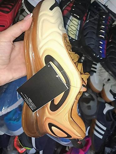 more: Nike air max 720
A klasa
Brojevi od 41 do 46

Bez limita 3500din. Hc — 5