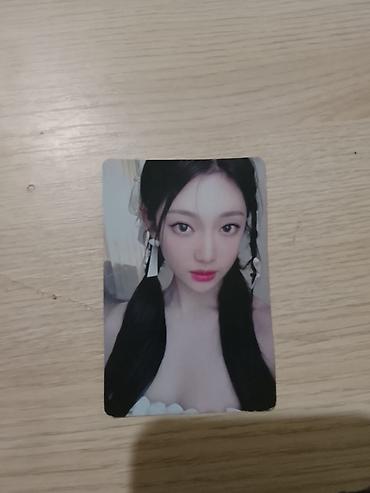 Открытки: Фотокарточки с изображениями участниц k-pop группы (несколько — 12