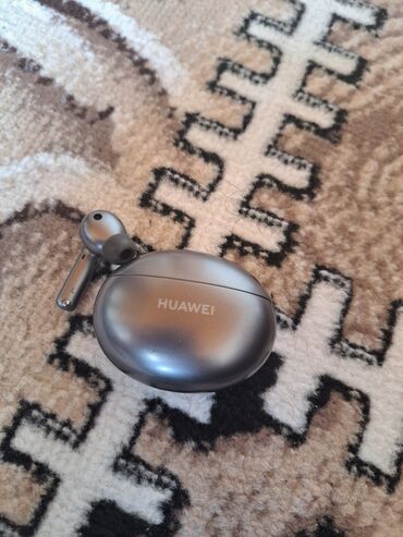 huawei freebuds 4i: Huawei frebuds 4i bir qulağını itirdiyim üçün satıram başqa heç bir