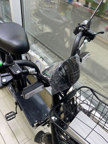 Скутеры: Электроскутер городского типа - Прочная рама и широкое мягкое седло - — 6