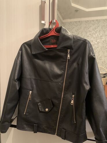 кожаные куртки женские бишкек: Кожаная куртка, Классическая модель, Кожзам, Оверсайз, M (EU 38)