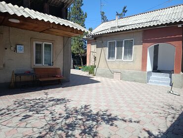1 комнатные квартиры в бишкеке продажа: Дом, 76 м², 5 комнат, Собственник, Старый ремонт