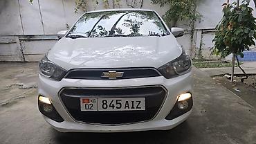 Chevrolet Spark: 2017 г., 0.1 л, Вариатор, Бензин, Хэтчбэк