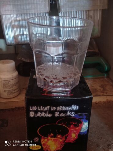 лабораторные стаканы: Продаю светящийся стакан не знаю рабочий или нет цена 60 сом находится