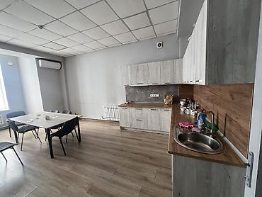 центр: Аренда офисов, 350 м², В жилом комплексе, 1 линия, С оборудованием, С отдельной кухней — 6