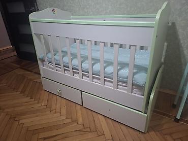 Oğlan və qız üçün, İşlənmiş, Dördbucaq, Beşik, Dəstsiz, Matras ilə, Yellənmə mexanizmi ilə