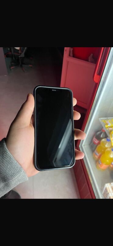 Apple iPhone: IPhone 11 Pro, Б/у, 256 ГБ, Черный, Зарядное устройство, Защитное стекло, Чехол, 83 %