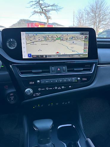 Lexus: Lexus ES: 2023 г., 2.5 л, Гибрид — 8