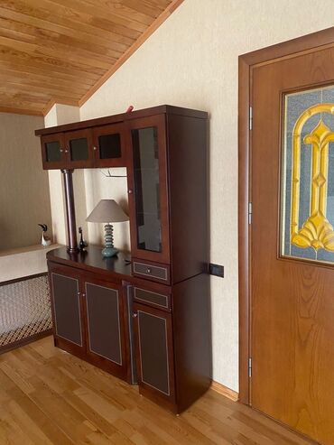 Həyət evləri və villaların satışı: Şəhər mənzərəsinə açılan balkonları olan möhtəşəm fasadlı 4 mərtəbəli — 8