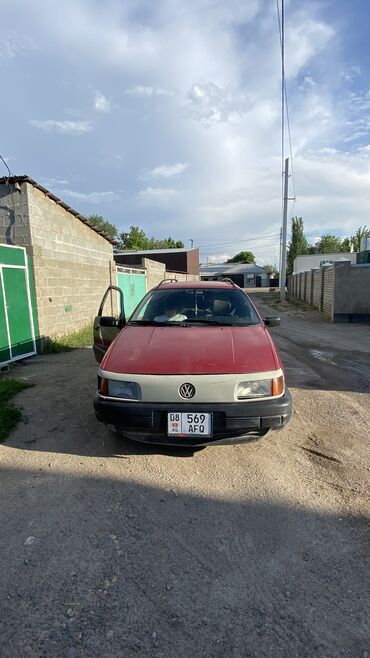 Volkswagen: Volkswagen Passat: 1992 г., 1.8 л, Механика, Бензин, Универсал