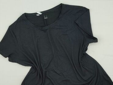 t shirty kwiaty: Czarny t-shirt damski z krótkim rękawem. Dekolt okrągły zapewnia